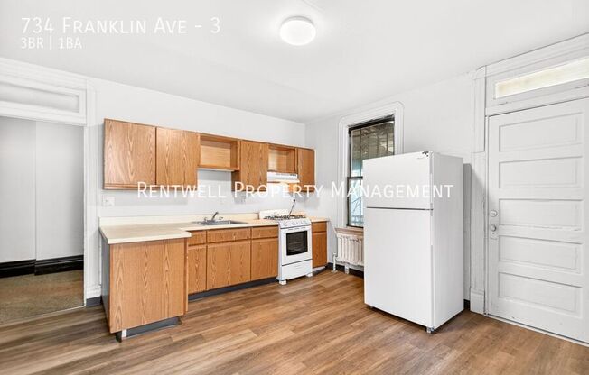 734 FRANKLIN AVE