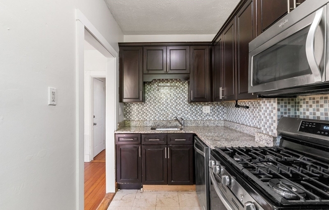 10 12 BOLSTER ST