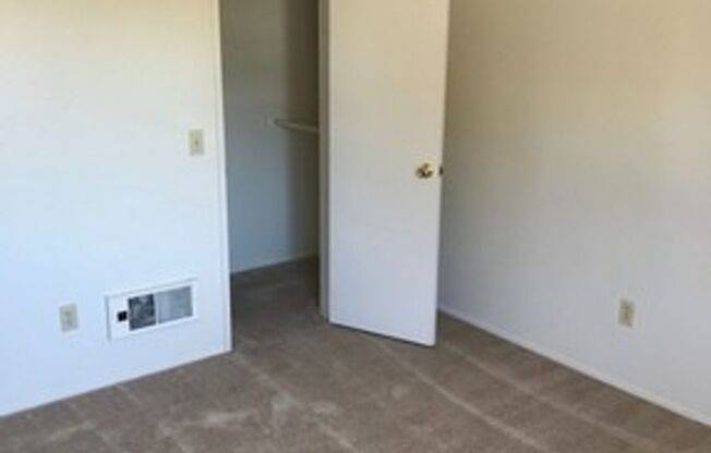2 beds, 2 baths, 900 sqft, $2,200, Unit 08