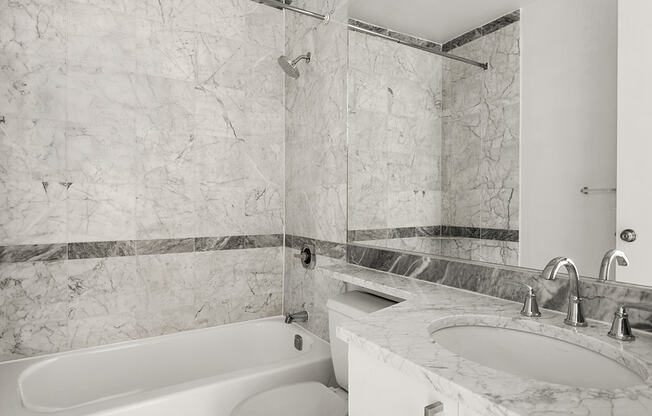 1 bed, 1 bath, 679 sqft, $4,800, Unit 25H