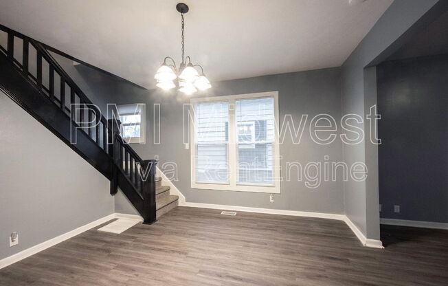 642 N PARKER AVE