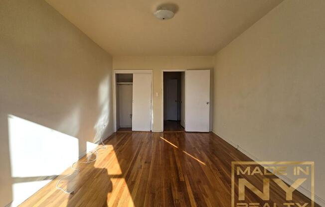 1 bed, 1 bath, $2,395, Unit 4B