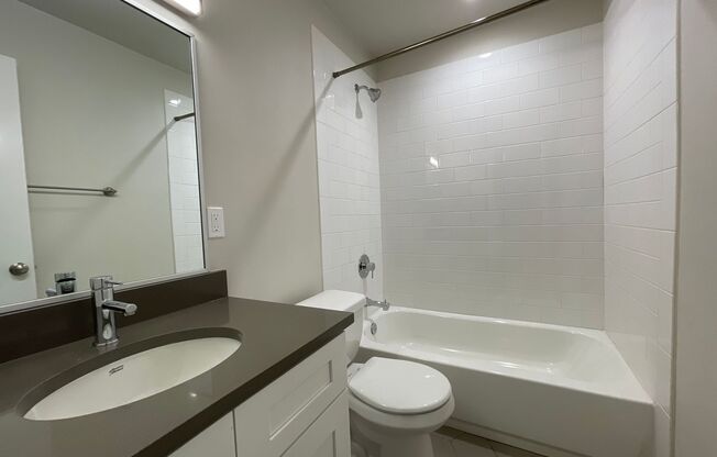 2 beds, 2 baths, 900 sqft, $1,550, Unit LAW11-204