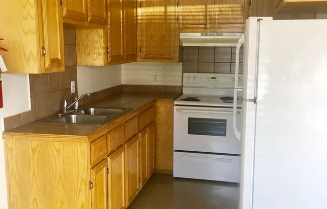 1 bed, 1 bath, $650, Unit Apt.5