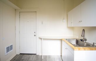Studio, 1 bath, $995, Unit 312