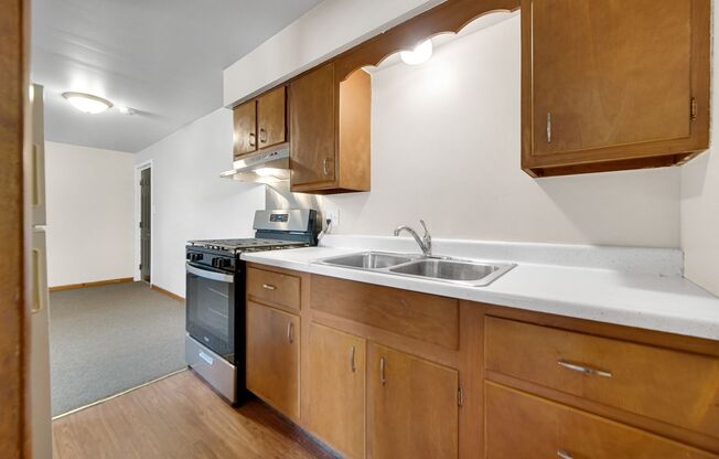 1 bed, 1 bath, $950, Unit Unit 2