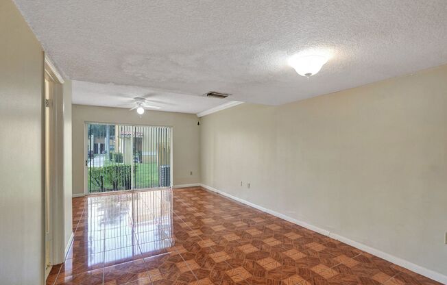 Townhouse with 2 Beds, 2.5 Baths, In-Unit Washer/Dryer