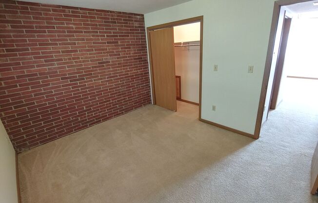 2 beds, 1 bath, 672 sqft, $930, Unit 1219-13