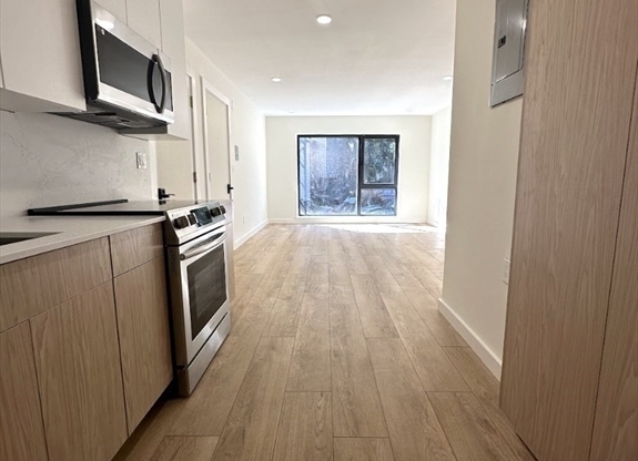 11 PARKER HL AVE