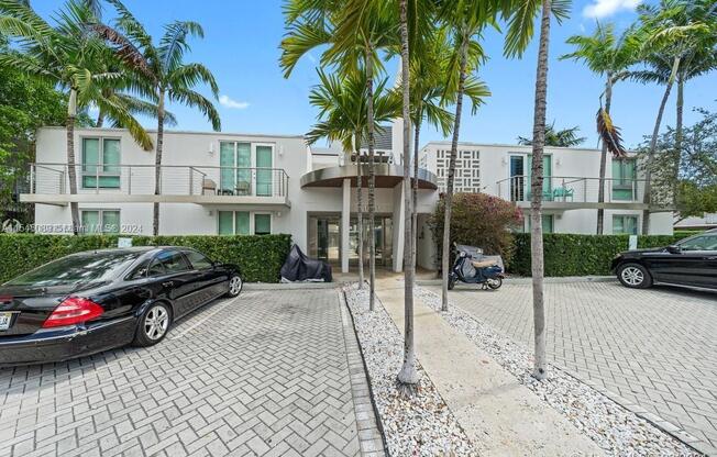 1601 West Ave