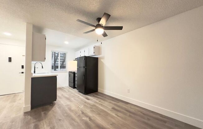2 beds, 1 bath, 803 sqft, $1,550, Unit 92