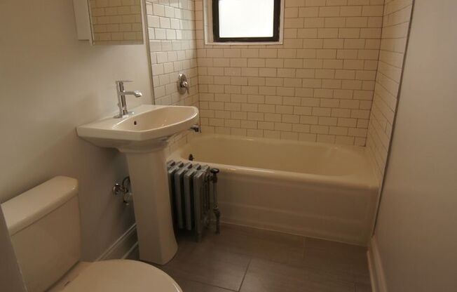 1 bed, 1 bath, 760 sqft, $1,895, Unit 301