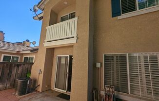 3 beds, 2.5 baths, $2,500