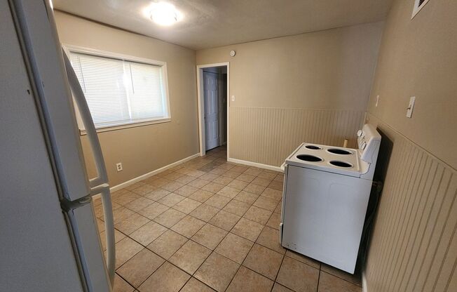 3 beds, 1 bath, $1,300