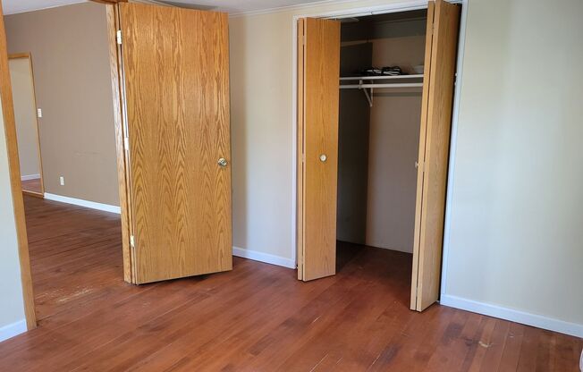 2 beds, 1 bath, $1,375