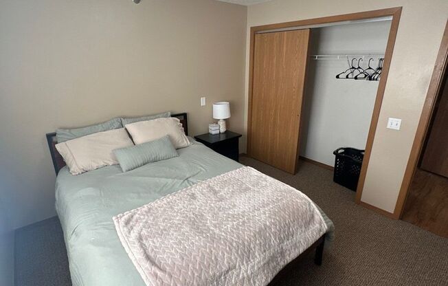 1 bed, 1 bath, 600 sqft, $1,200, Unit 211