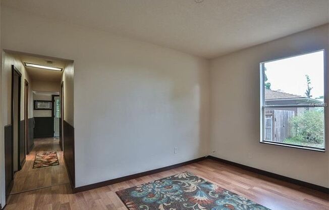 Centrally located 1/1 bungalow