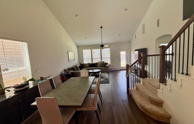Large Home in Leander!