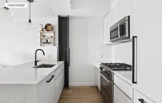 710 METROPOLITAN AVE