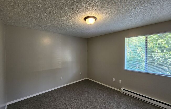 2 beds, 1 bath, 710 sqft, $1,100, Unit HH340