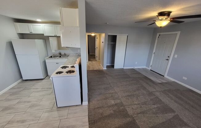 2 beds, 1 bath, 831 sqft, $900, Unit 3