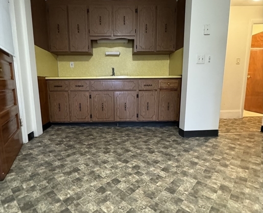 2 beds, 1 bath, 1,000 sqft, $2,200, Unit 2L