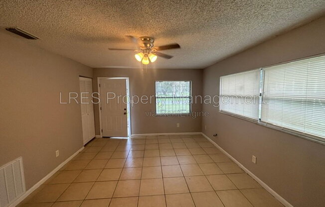 3 beds, 1.5 baths, 1,100 sqft, $1,599