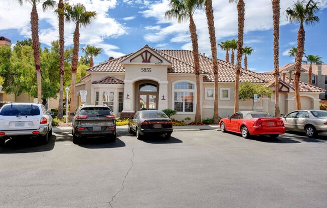 2 beds, 2 baths, $1,600