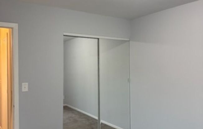 2 beds, 1 bath, 800 sqft, $1,400, Unit 10RW-6