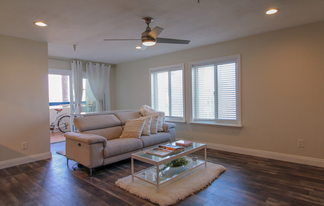 200 S CATALINA AVE