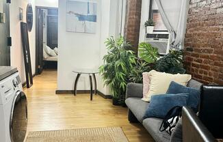 516 E 12 ST