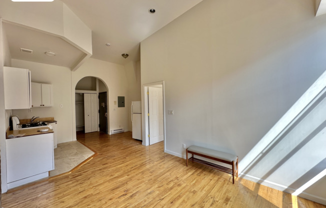 215 E 118 ST