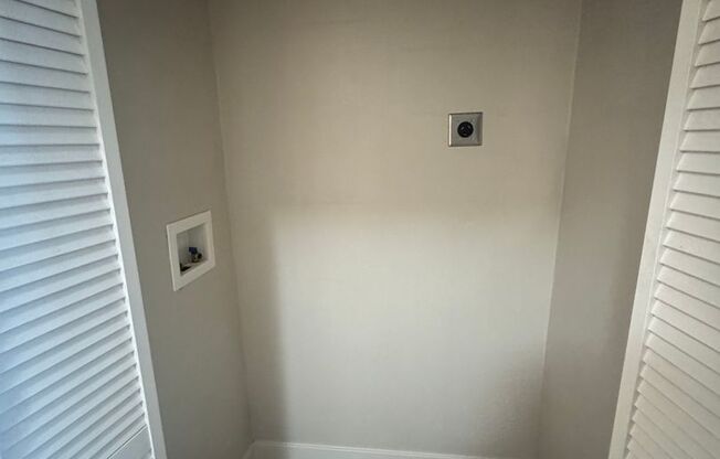 1 bed, 1 bath, 815 sqft, $2,395, Unit 220