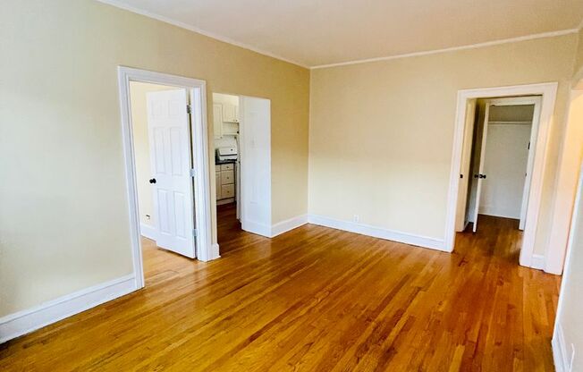 2 beds, 1 bath, $1,590, Unit 1331-3N