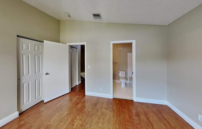 9951 NW 56 PL