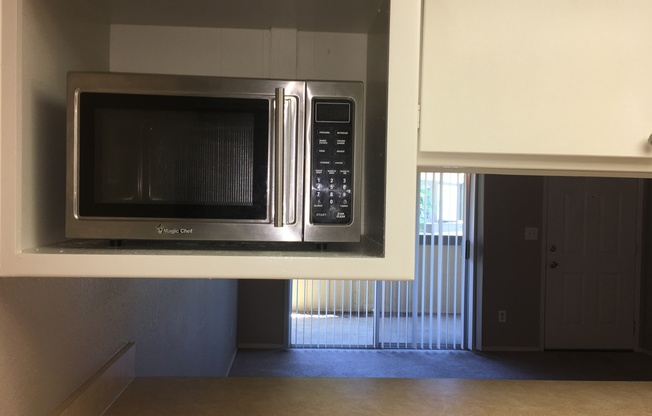 1 bed, 1 bath, 610 sqft, $1,245, Unit 11