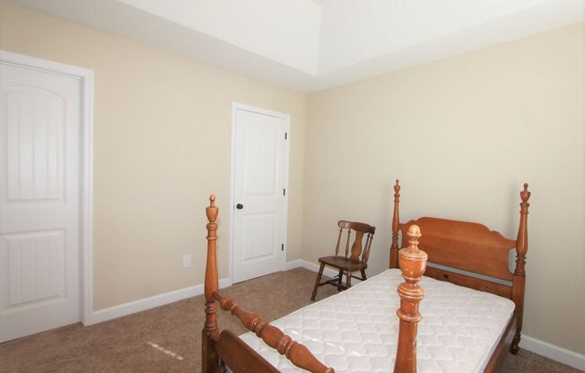 2 beds, 2 baths, $1,300