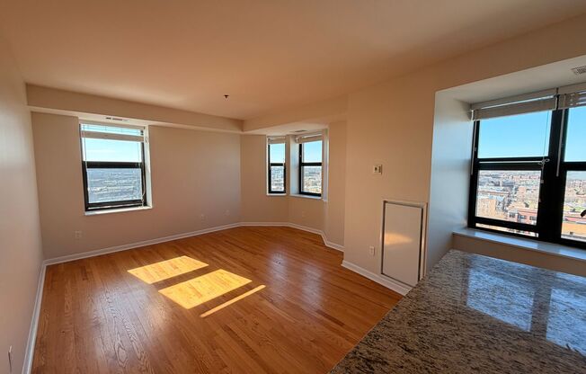 2 beds, 1 bath, 1,000 sqft, $2,600, Unit 1006