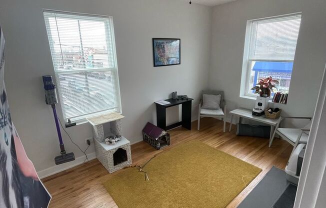 4001 Montrose