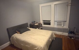 3 beds, 1 bath, 1,300 sqft, $2,700, Unit 2