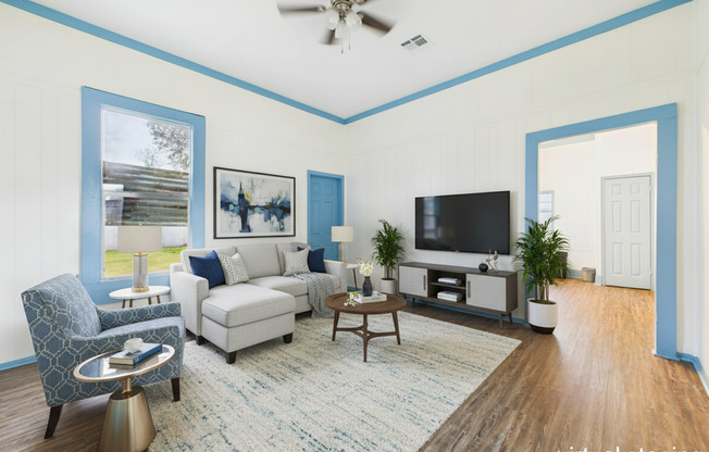 2 Bedroom 1 bathroom house AVAILABLE NOW!