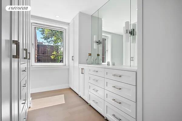352 W 11 ST