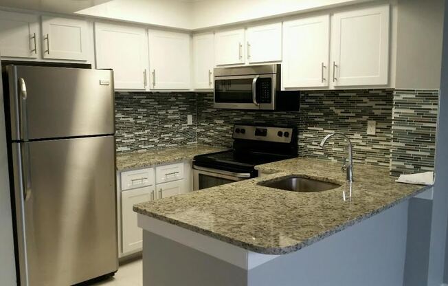 ONE BEDROOM ONE BATHROOM!  WATERFRONT COMMUNITY!