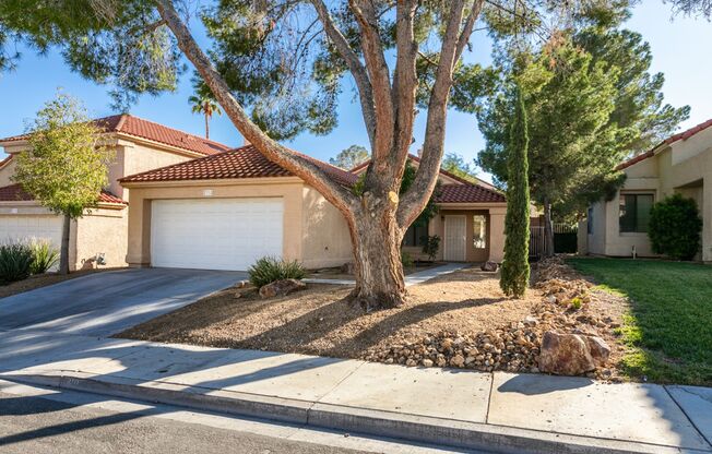 Beautifully Upgraded 3BD/2BA Home in Henderson’s Green Valley