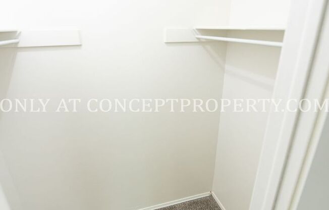 1 bed, 1 bath, 700 sqft, $1,225, Unit 35