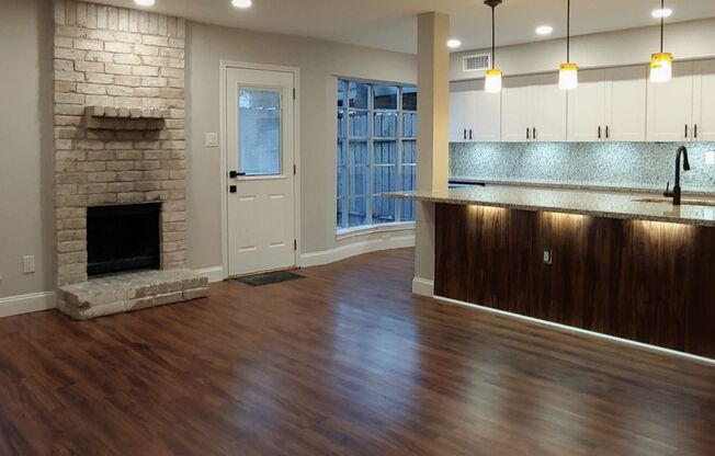 Breathtaking townhome in Memorial Club!