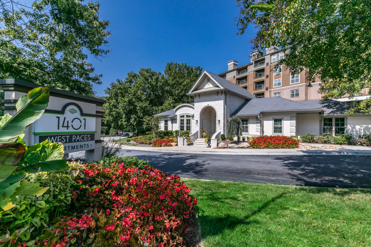 Choose to live your best life at 1401 West Paces!