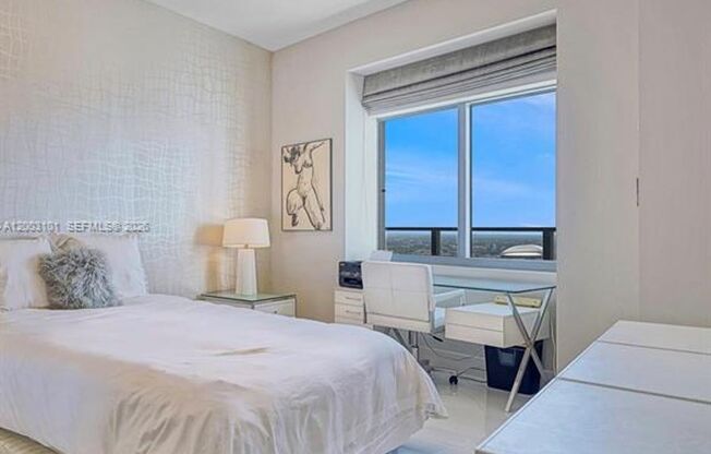 2 beds, 2 baths, 1,498 sqft, $6,500, Unit 1100 Biscayne Blvd # 4803