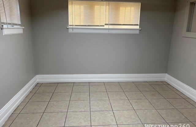 4011 ELM ST