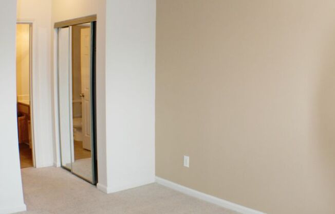 2 beds, 2 baths, 1,033 sqft, $1,689, Unit 30-30106